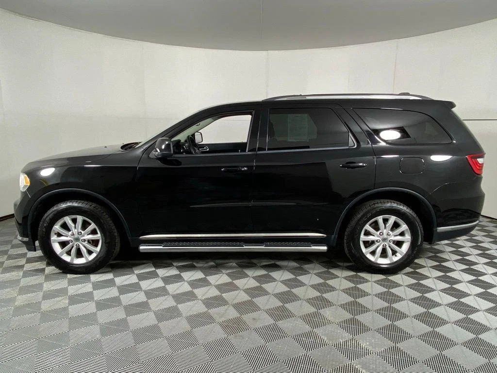 Used 2019 Black Clearcoat Dodge SXT Plus image 7