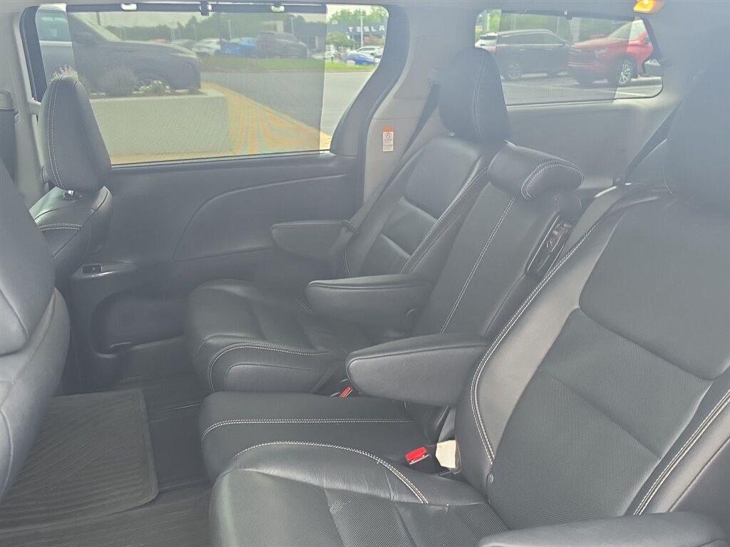 Used 2016 Midnight Black Metallic Toyota SE image 14