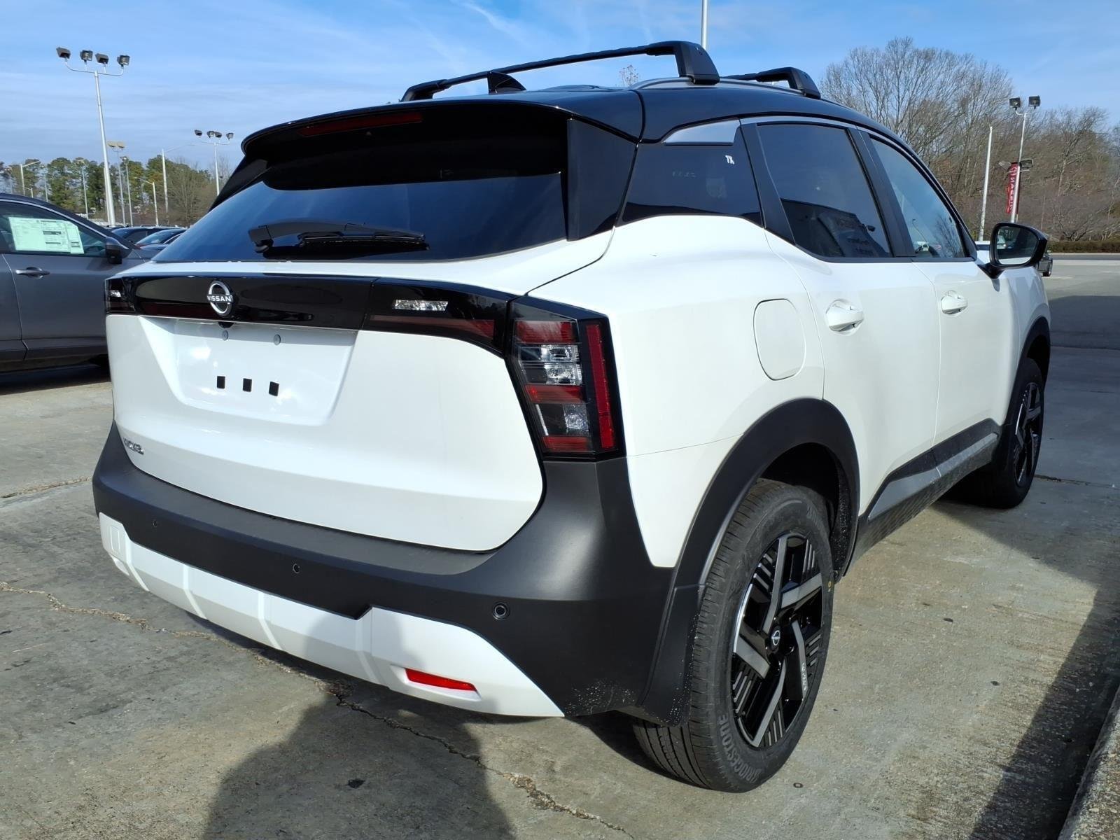New 2026 Aspen White TriCoat / Super Black Two-tone Nissan SV image 7