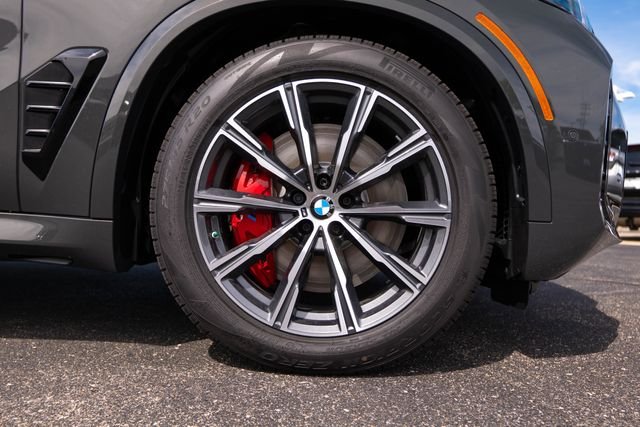 New 2026 Dravit Grey Metallic BMW M60i image 11