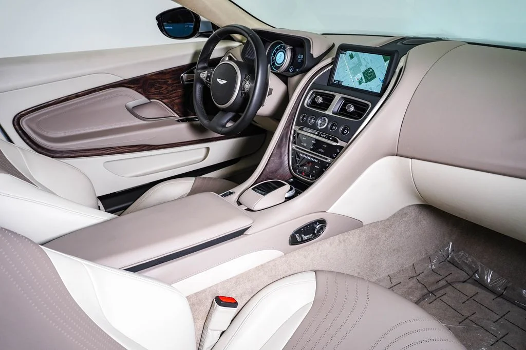 Used 2017 Lightning Silver Aston Martin Launch Edition image 17
