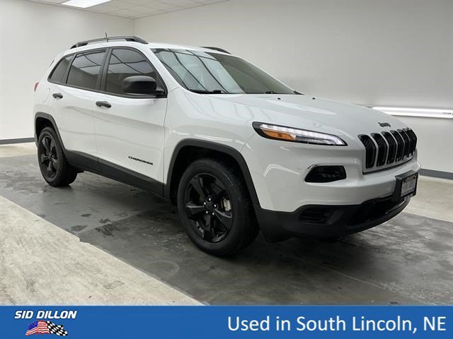 Used 2017 Bright White Clearcoat Jeep Altitude image 3