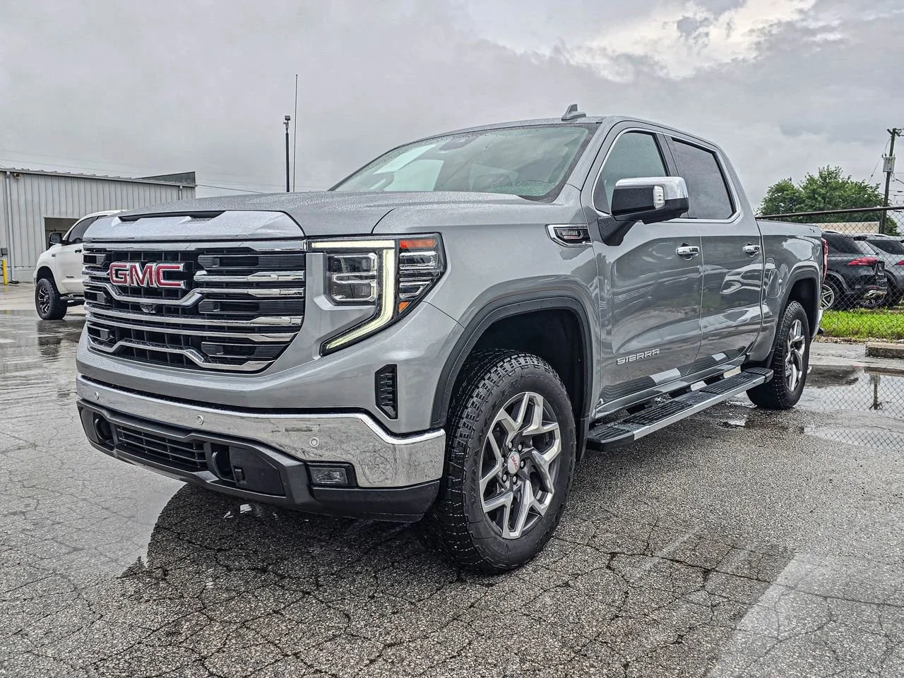 Used 2023 Sterling Metallic GMC SLT image 2