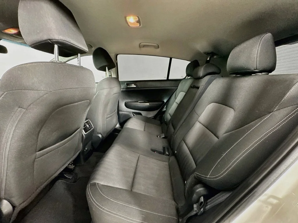 Used 2022 White Kia LX image 28