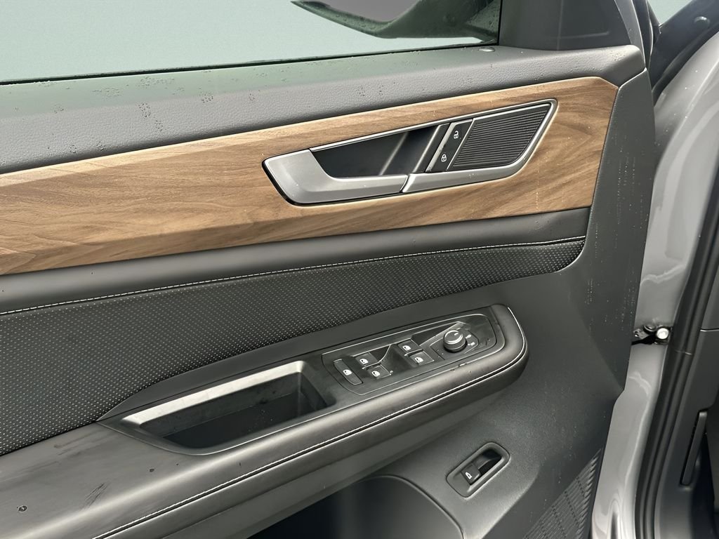 2026 Volkswagen Atlas SE w/Tech - Photo 13