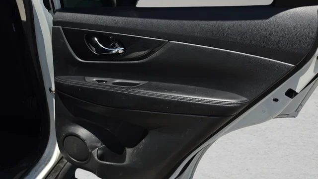 Used 2018 Glacier White Nissan SV image 29