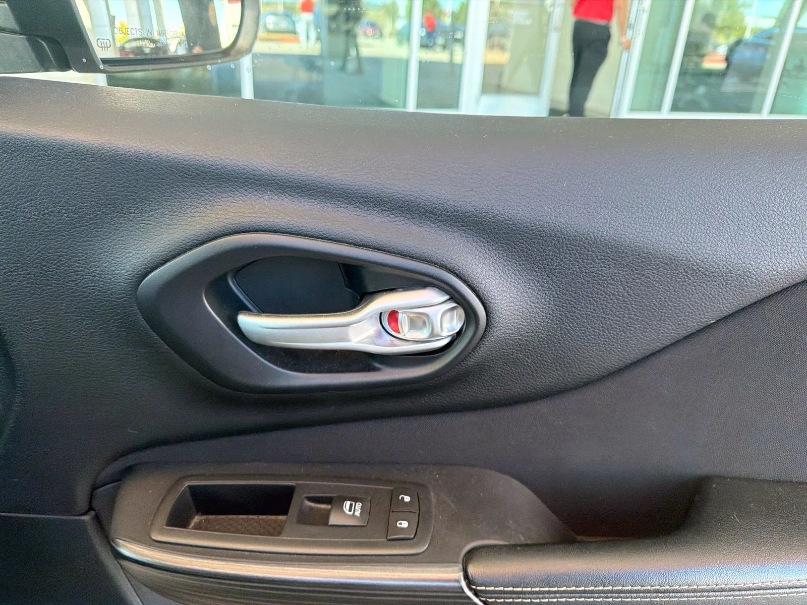 Used 2016 White Jeep Latitude image 22