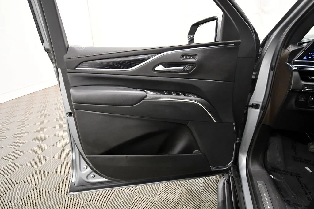 Used 2023  Cadillac Sport image 14