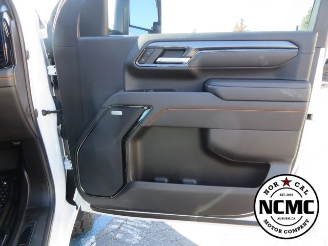 Used 2025 White GMC AT4 image 54
