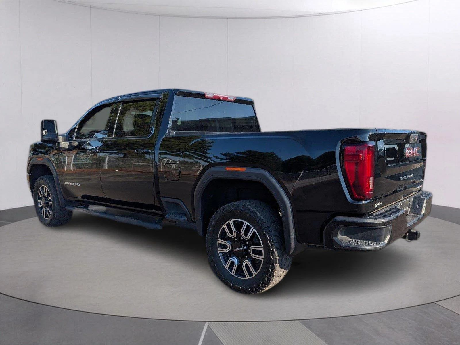 Used 2022 ONYX BLACK GMC AT4 image 5