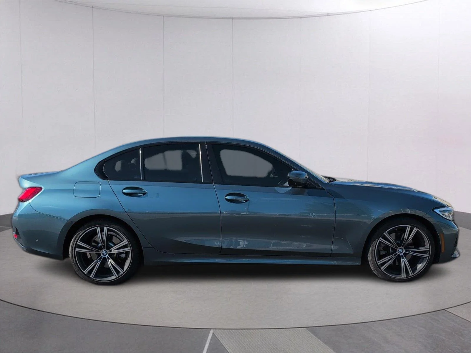 Used 2020 Portimao Blue Metallic BMW 330i image 6