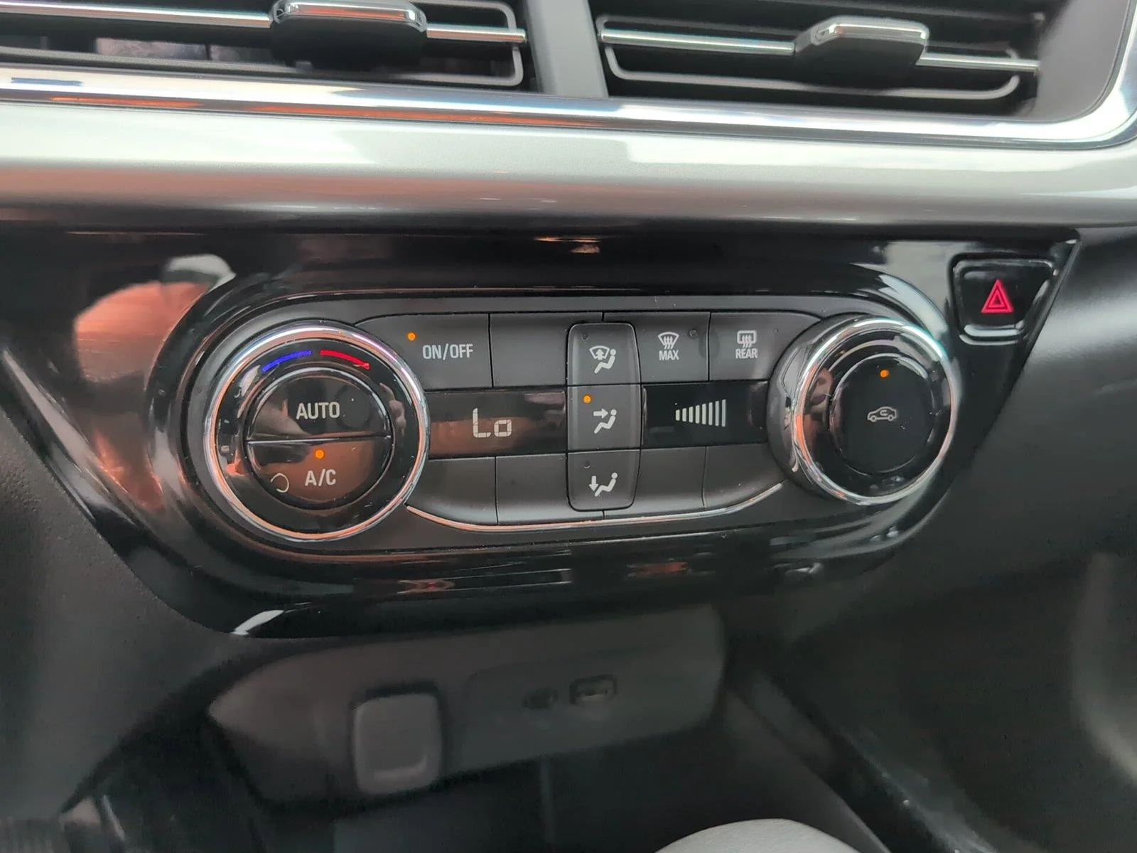 Used 2025 Sterling Gray Metallic Chevrolet LT image 19