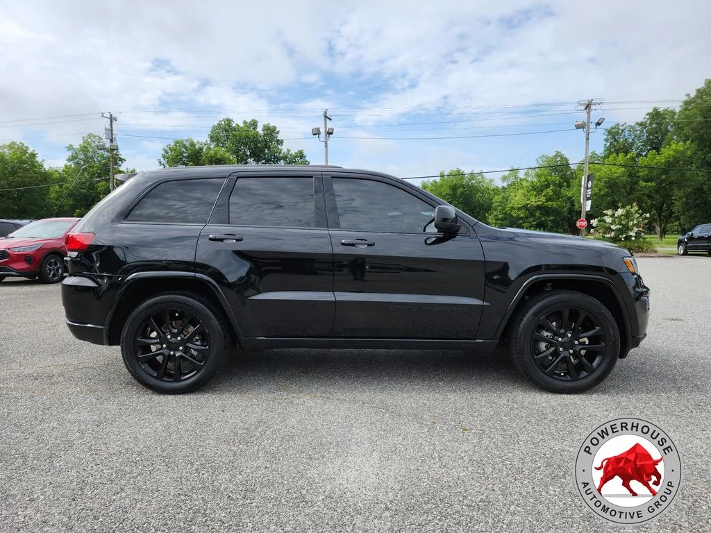 Used 2020 Black Jeep Altitude image 6