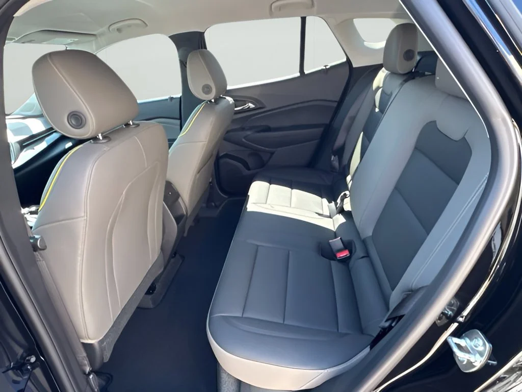 New 2026 Mosaic Black Metallic Chevrolet ACTIV image 14