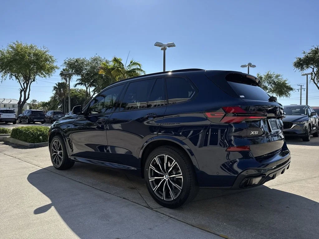 Used 2024 Blue BMW xDrive40i image 26
