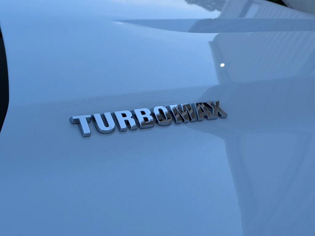 Used 2025 Summit White Chevrolet LT image 26