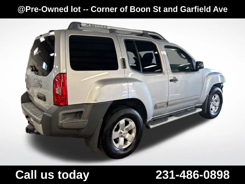 Used 2012 Silver Nissan S image 5