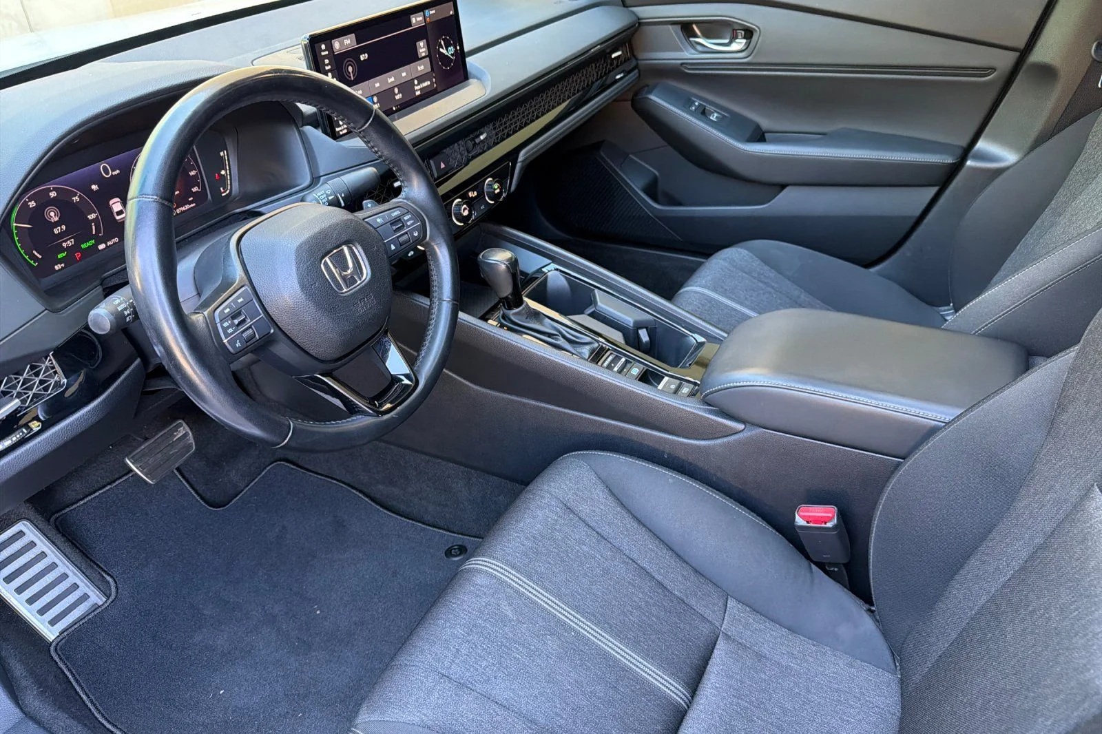Used 2023 Platinum White Pearl Honda Sport image 11