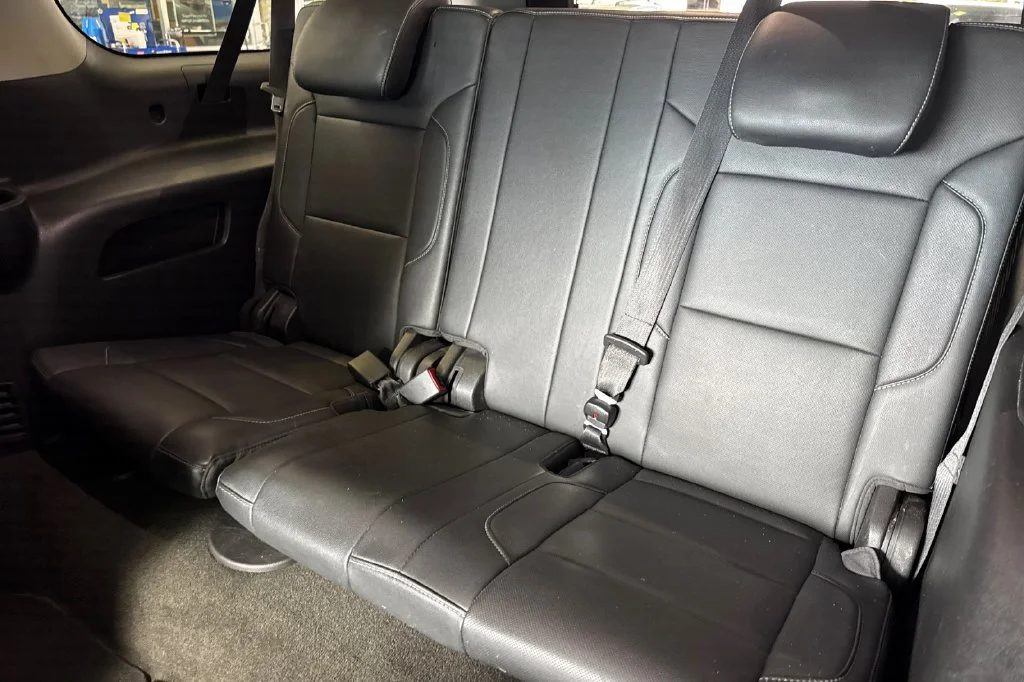 Used 2018 Silver Ice Metallic Chevrolet Premier image 19
