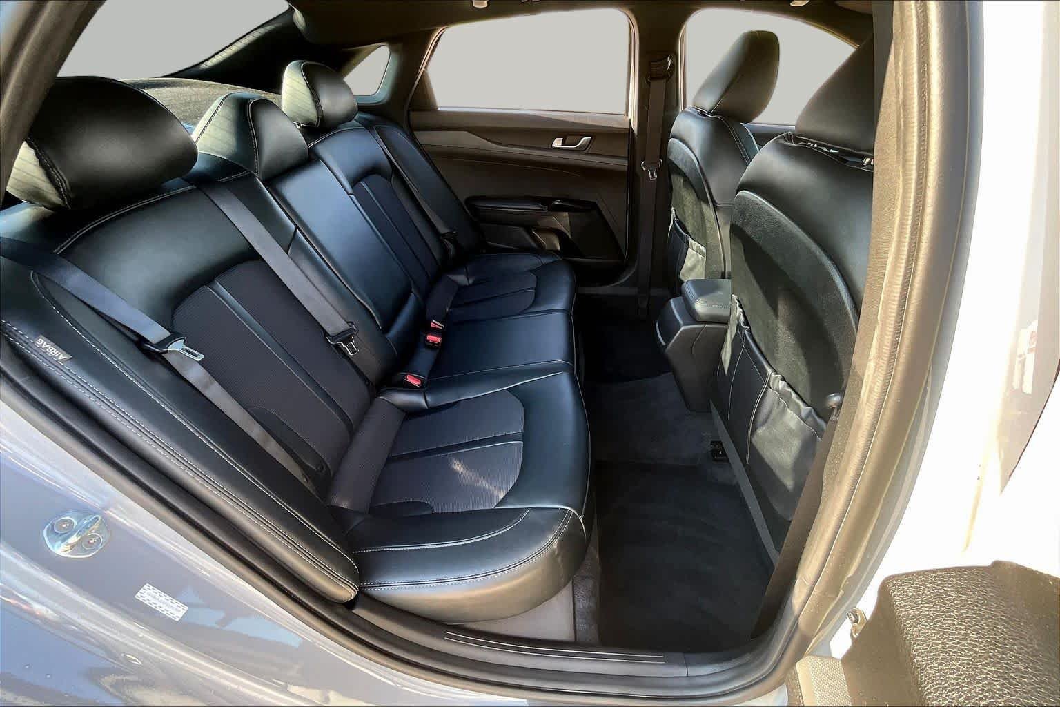 Used 2023 Wolf Gray Kia GT-Line image 24