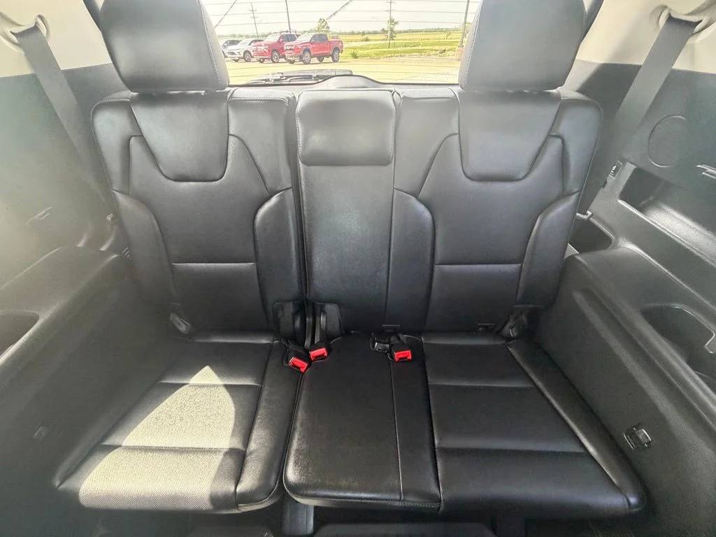 Used 2022 Black Kia EX image 25