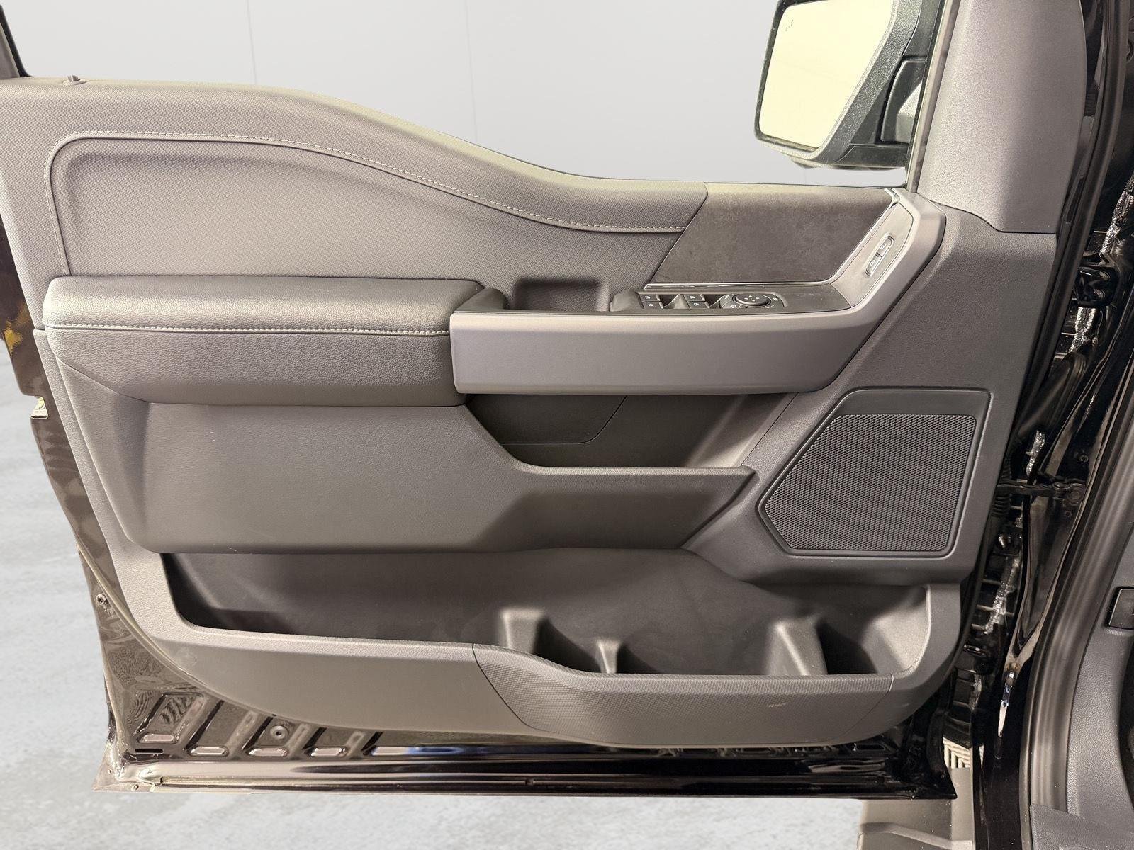 New 2026 Agate Black Ford XLT image 14