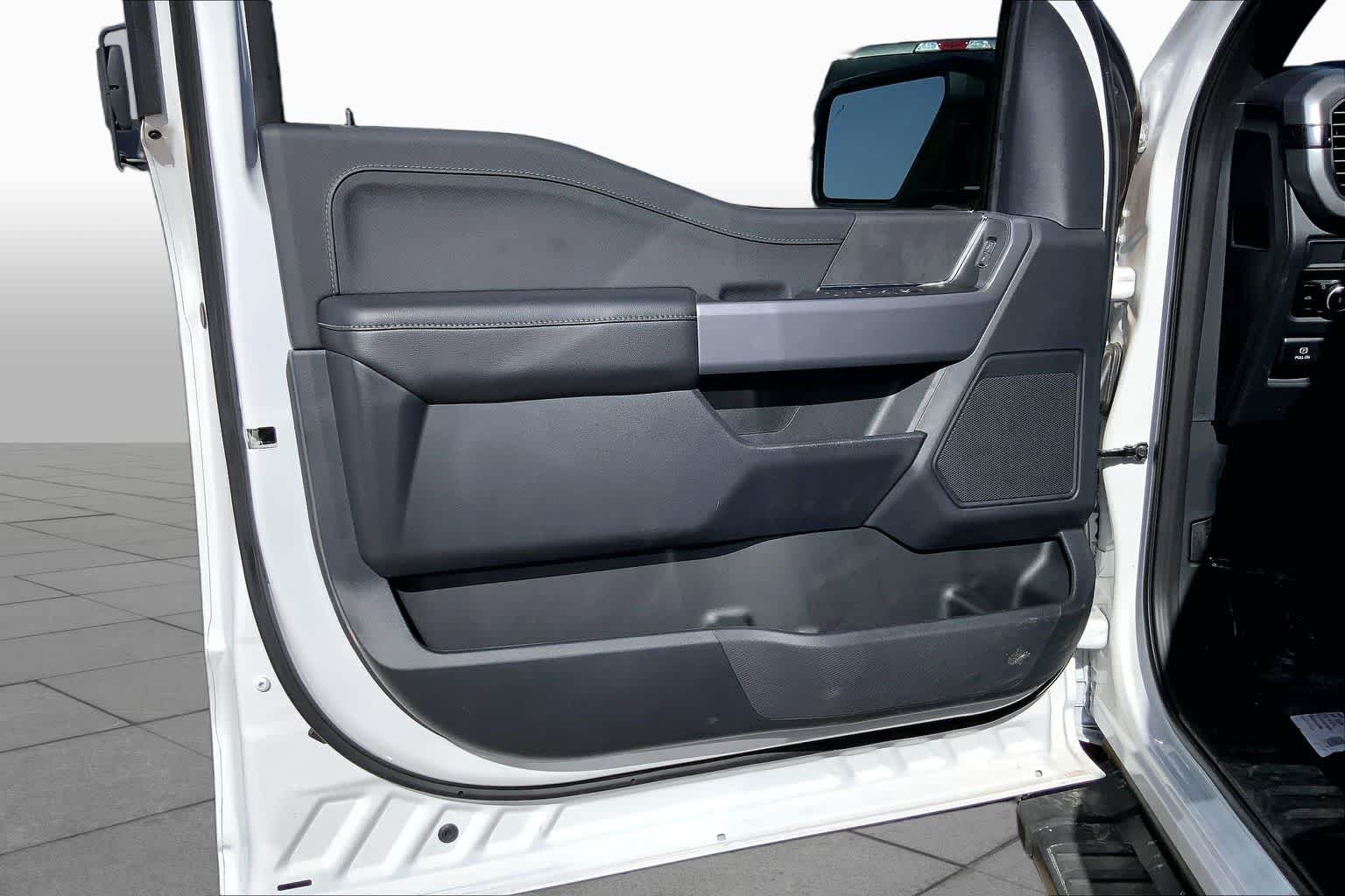 New 2026 Oxford White Ford XLT image 10