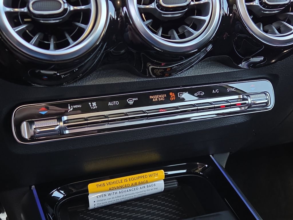New 2026 Polar White Mercedes-Benz GLB 35 AMG® image 28