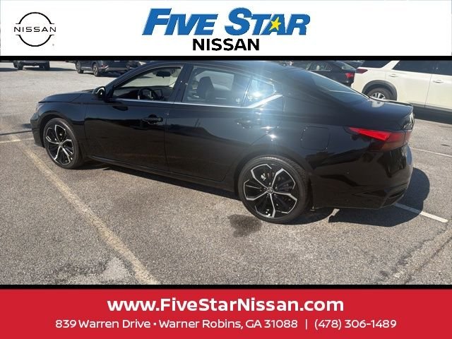 Used 2025 Black Nissan 2.5 SR image 19