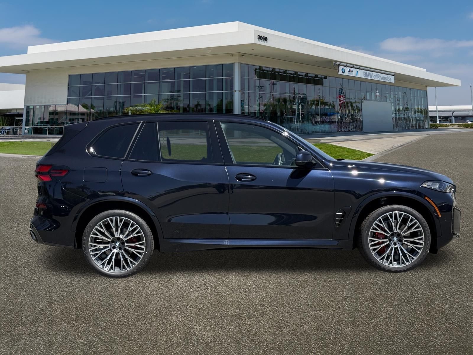 New 2026 Carbon Black Metallic BMW sDrive40i image 12