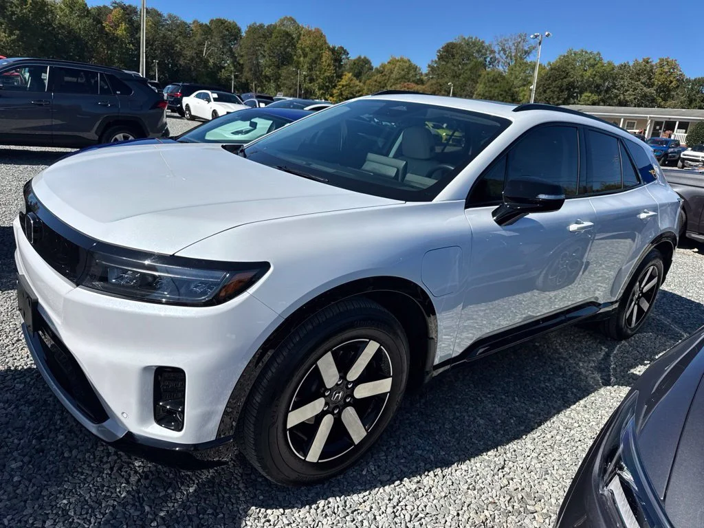 Used 2026 White Honda Touring image 1