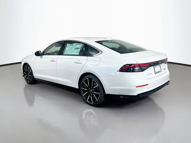 New 2026 Platinum White Pearl Honda Touring image 6