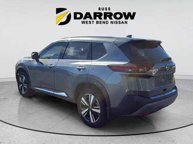 Used 2021 Gray Nissan SL image 3