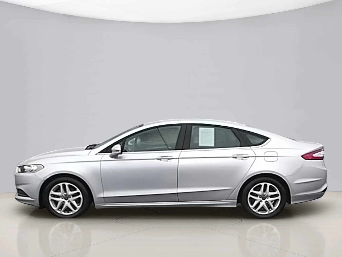 Used 2016 Silver Ford SE image 2