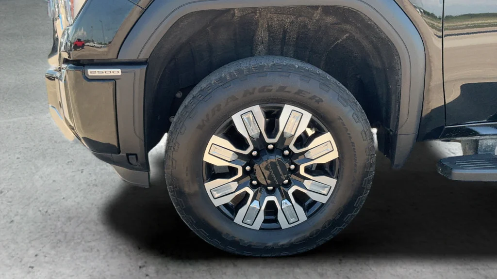 Used 2024 Onyx Black GMC Denali image 26
