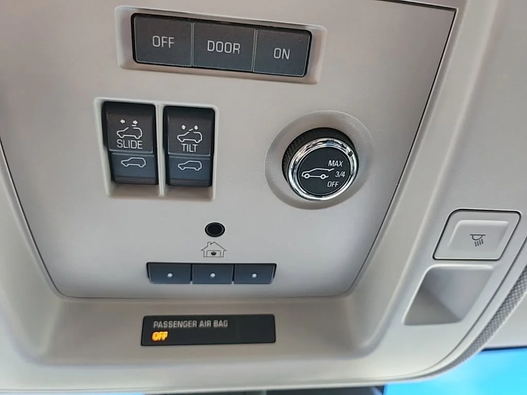 Used 2018 Onyx Black GMC Denali image 19