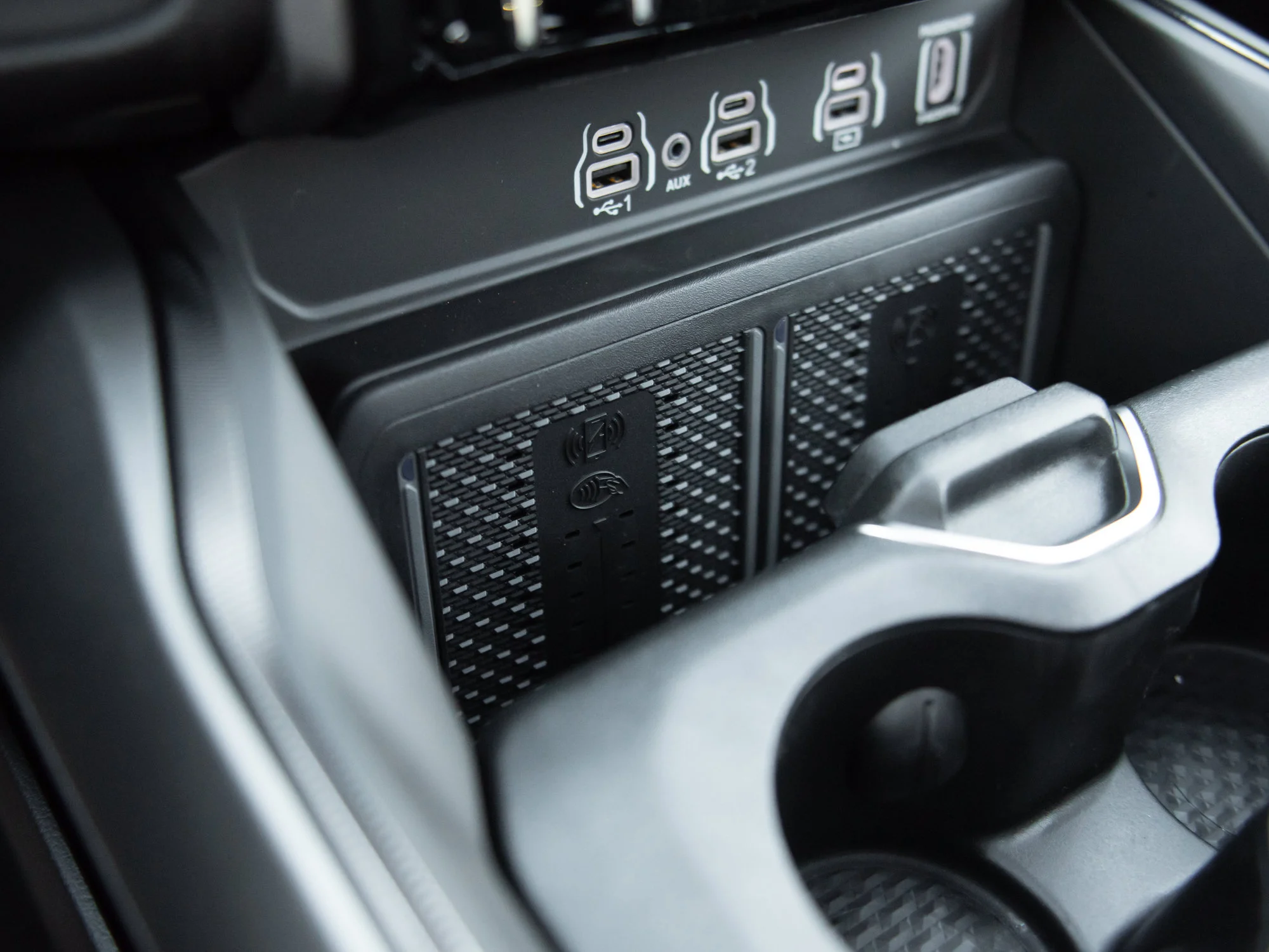 New 2026 White RAM Sport* HEMI V8 image 17
