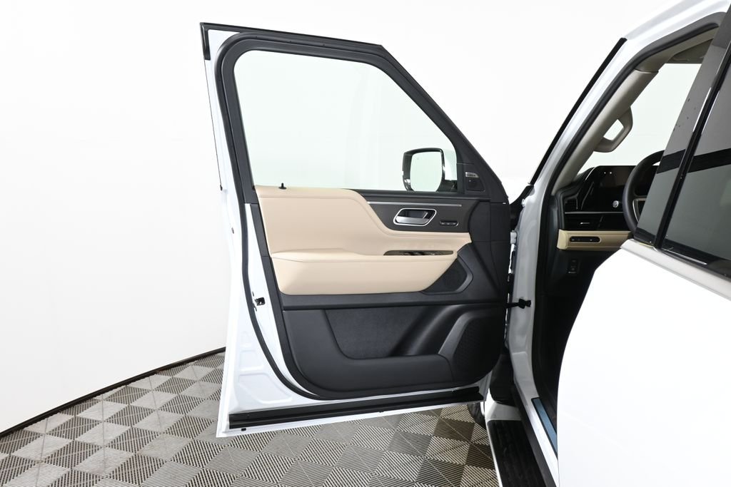 New 2026 RADIANT WHITE INFINITI Pure 4WD image 29
