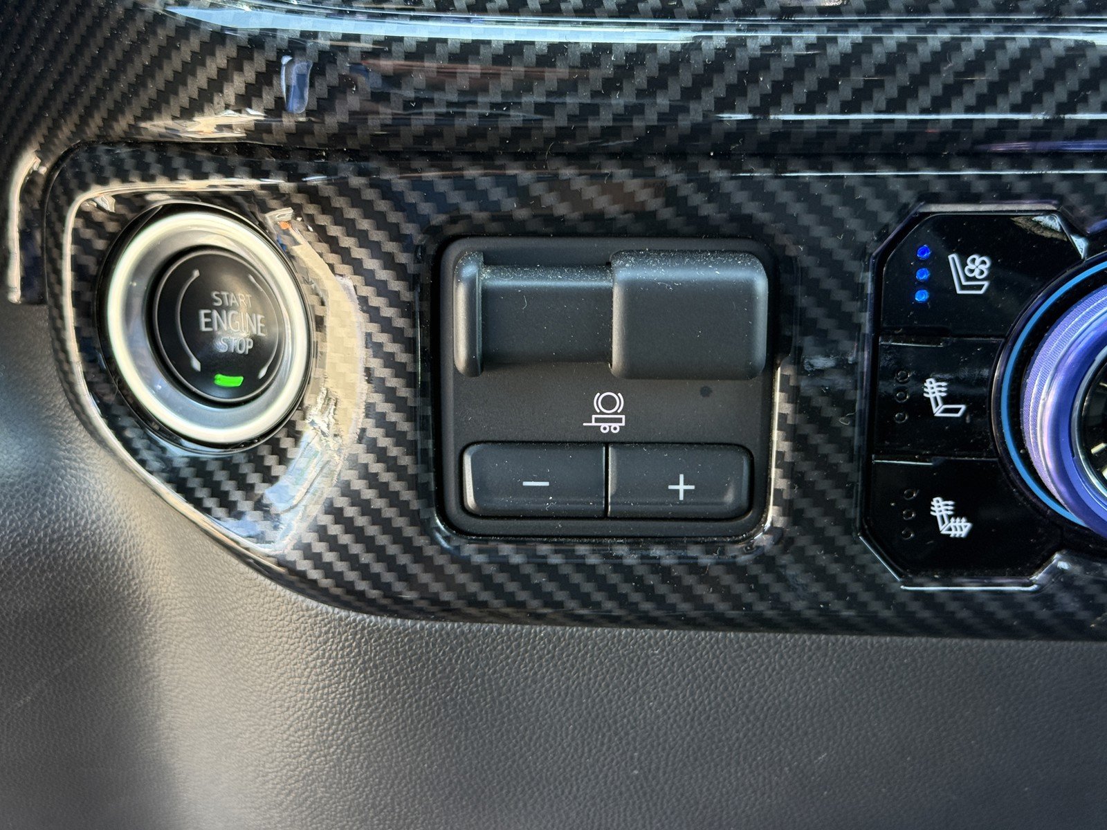 Used 2024 Blue Chevrolet ZR2 image 18