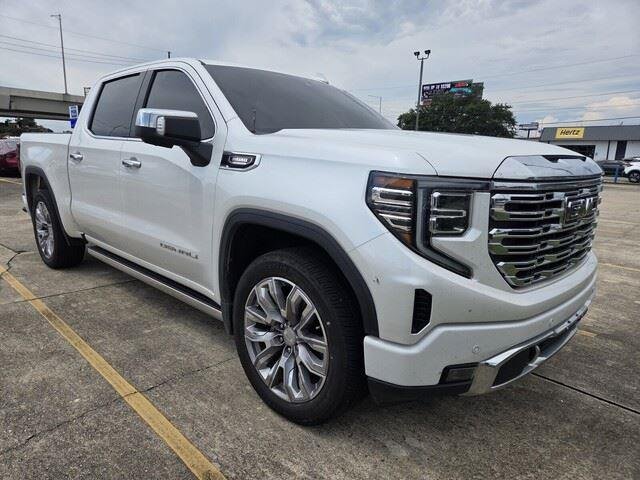Used 2022 White Frost Tricoat GMC Denali image 6