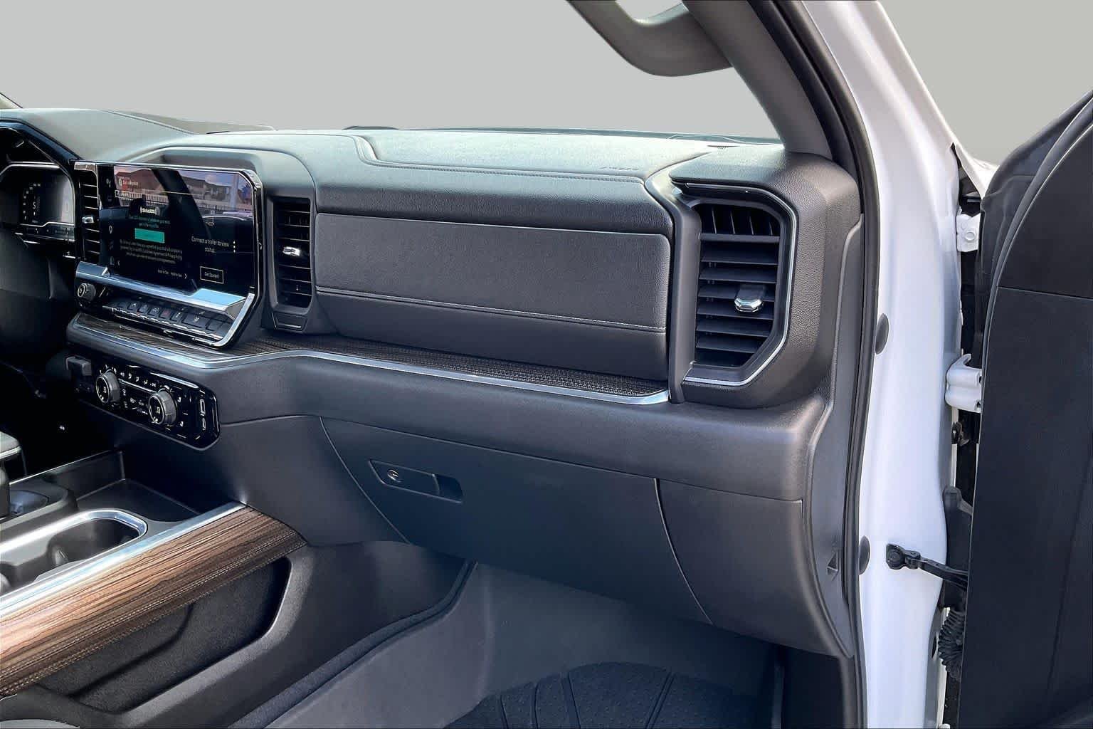 Used 2023 Summit White Chevrolet LT image 18