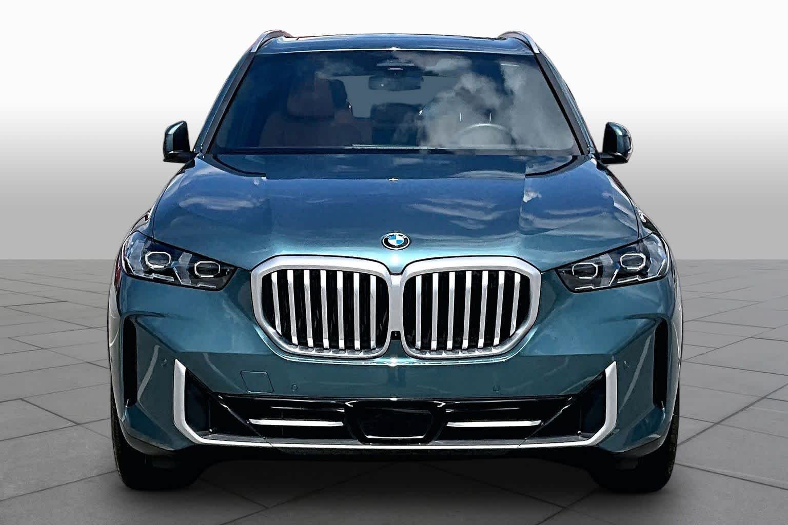 Used 2026 Blue Ridge Mountain Metallic BMW xDrive40i image 4
