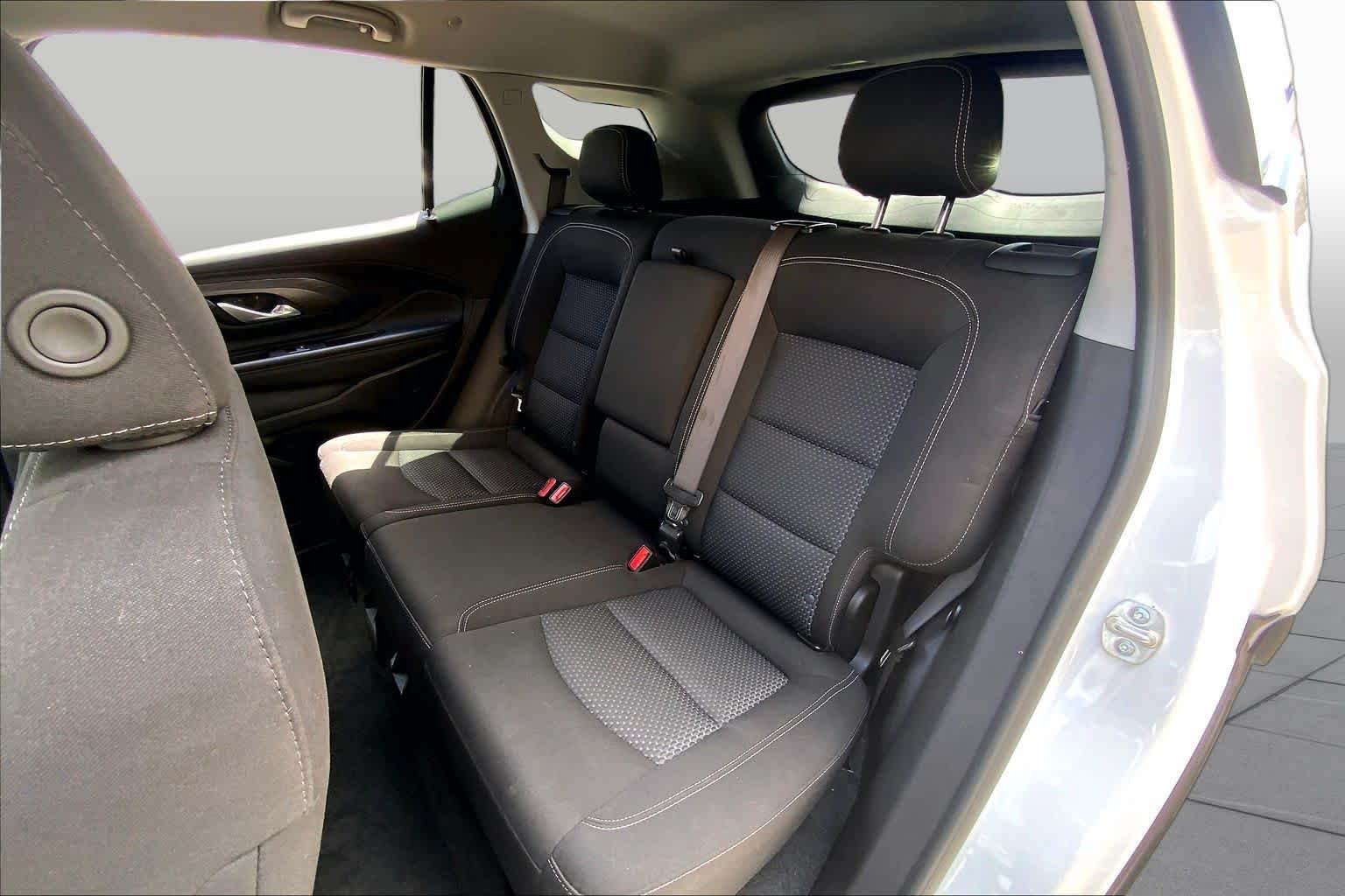 Used 2024 Summit White GMC SLE image 19