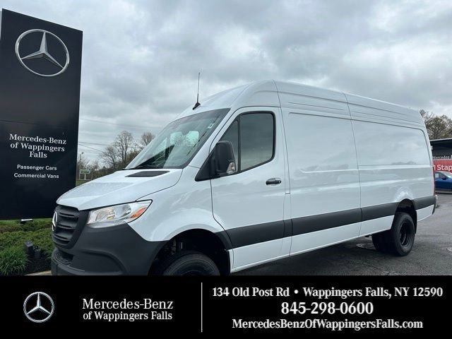 New 2026 Arctic White Mercedes-Benz Cargo 170 WB image 36