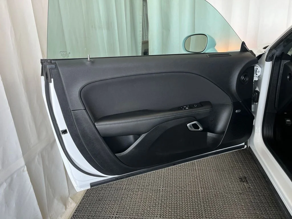 Used 2023 White Dodge SXT image 17