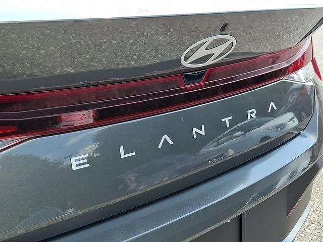New 2026 Gray Hyundai SE image 17