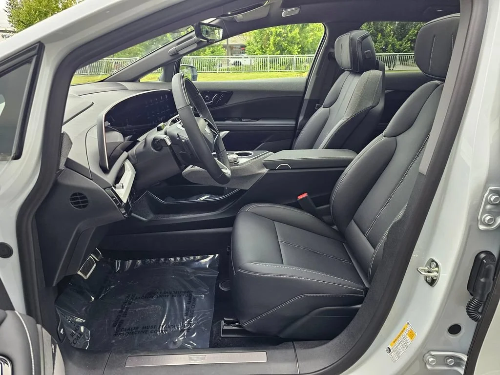 New 2026 Vibrant White Tricoat Cadillac Sport image 20