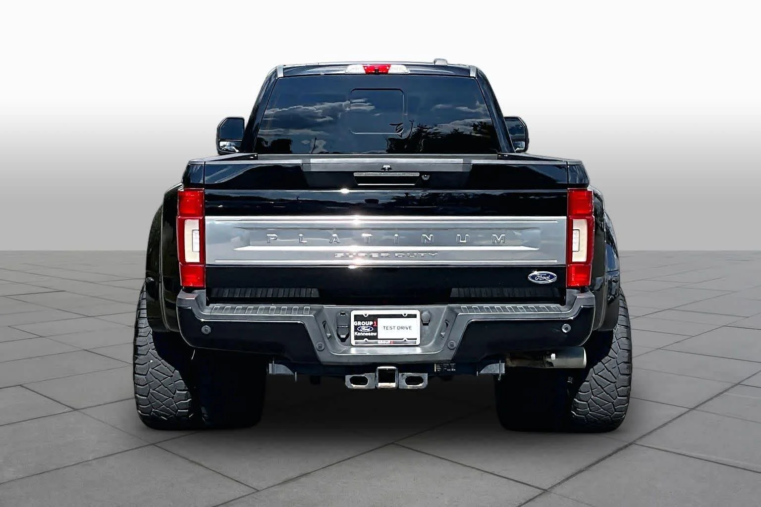 Used 2022 Agate Black Ford Platinum image 5