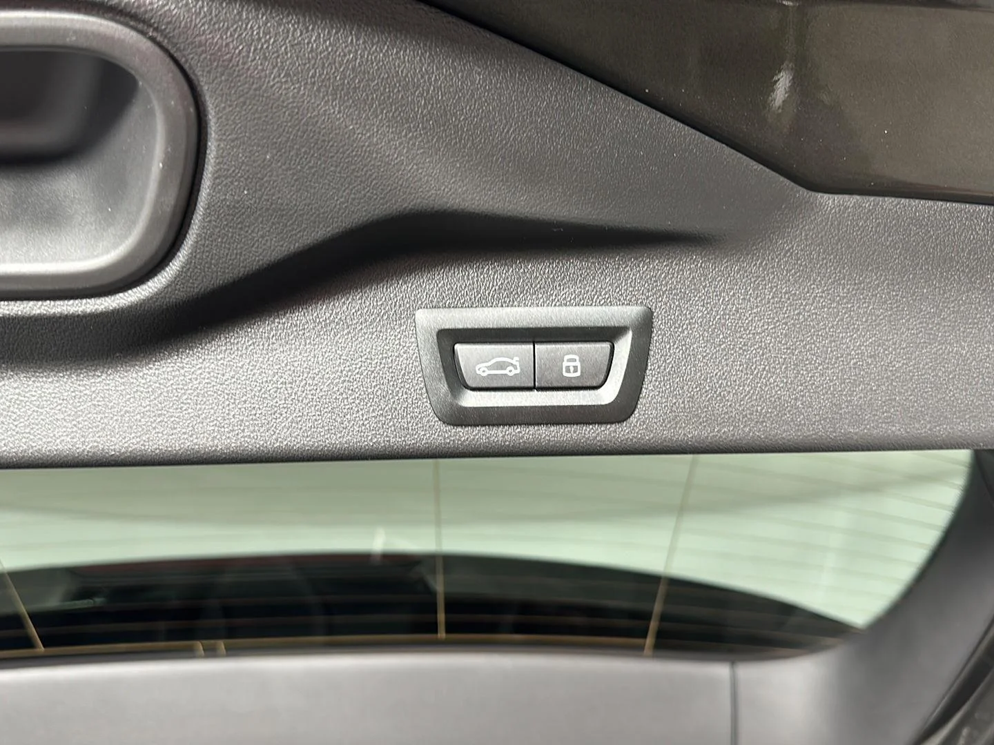 Used 2024 Manhattan Green Metallic BMW xDrive40i image 29