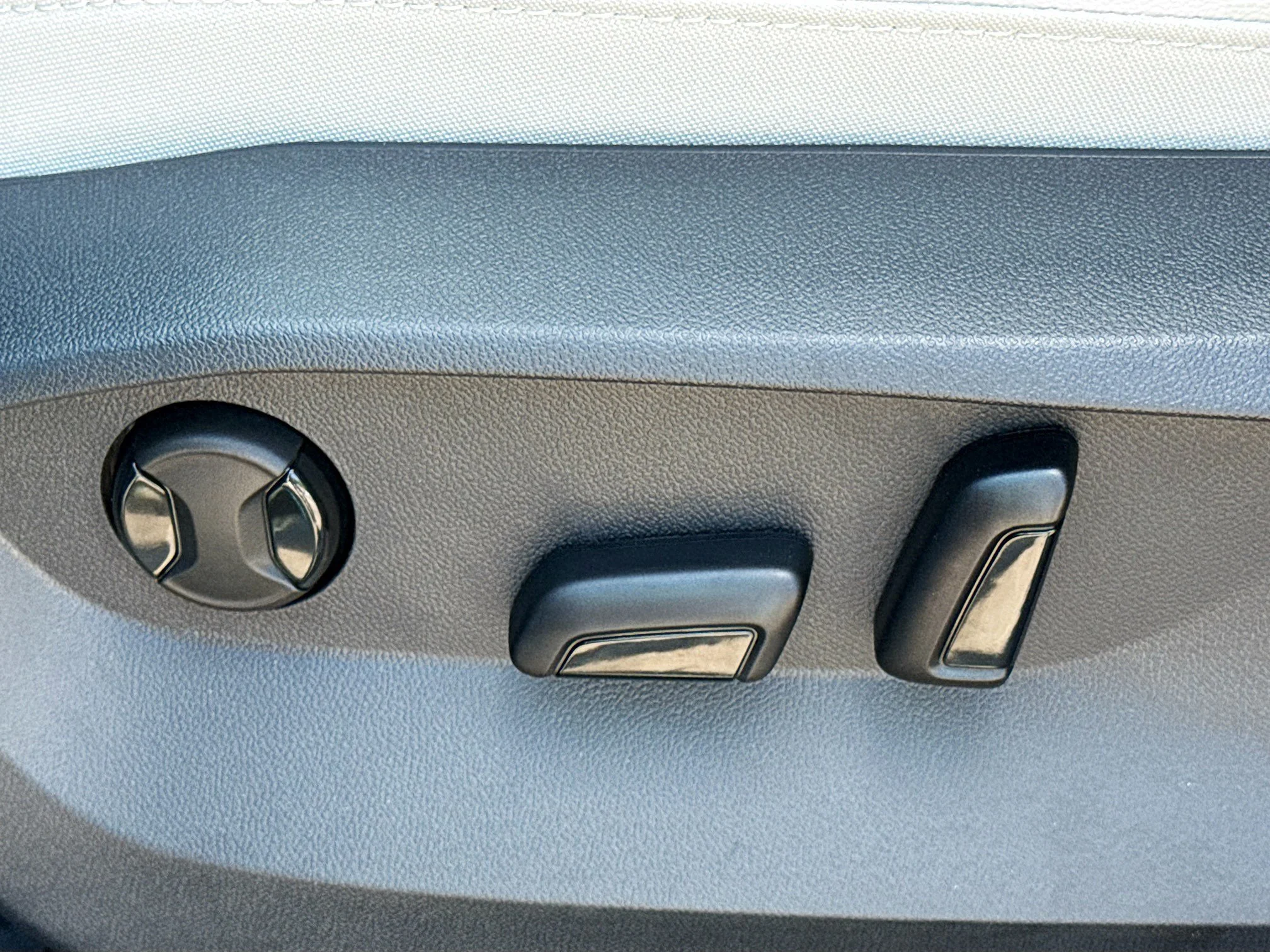 New 2026  Volkswagen SE image 23